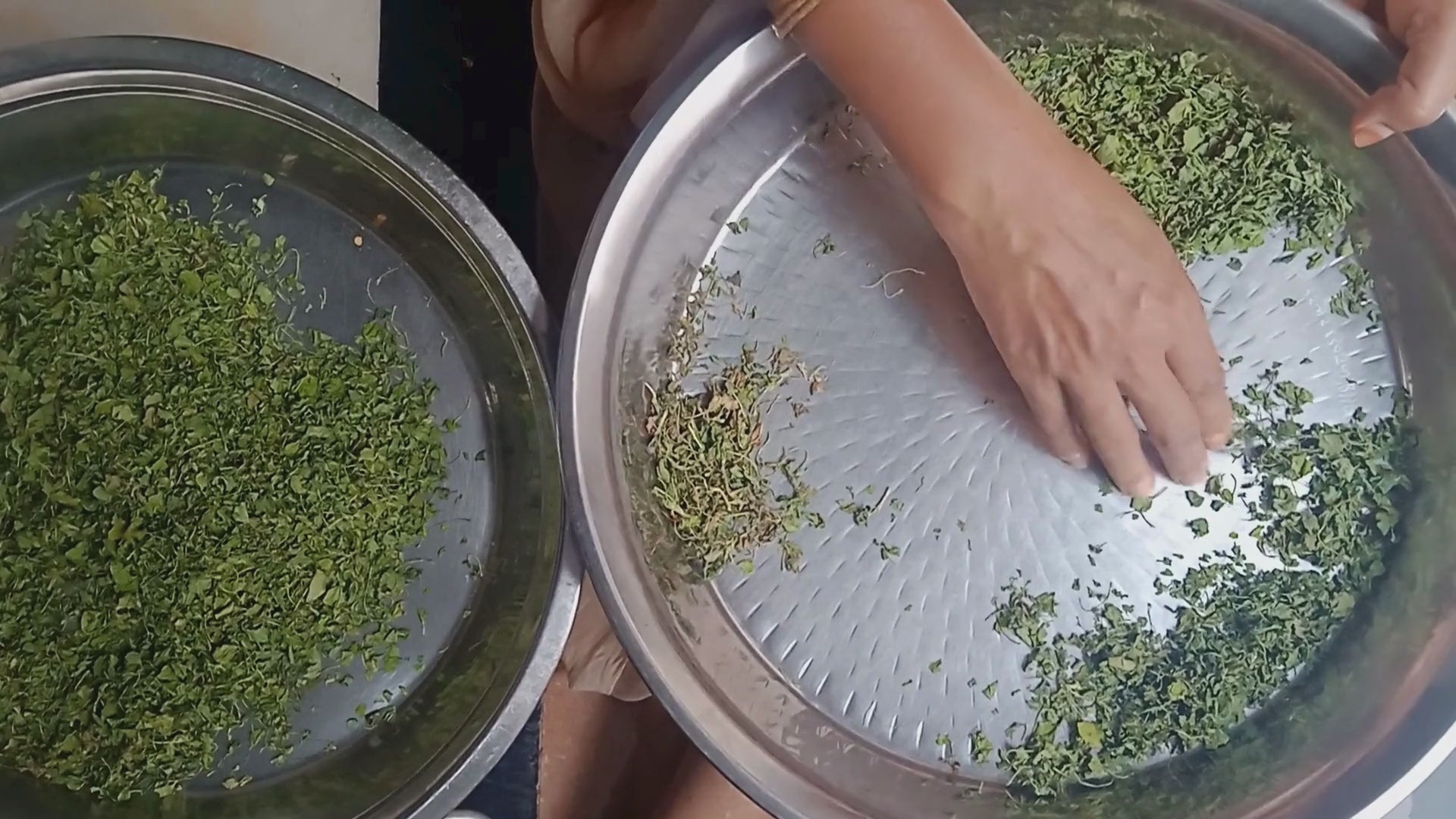 Load video: clean kasuri  methi leaves